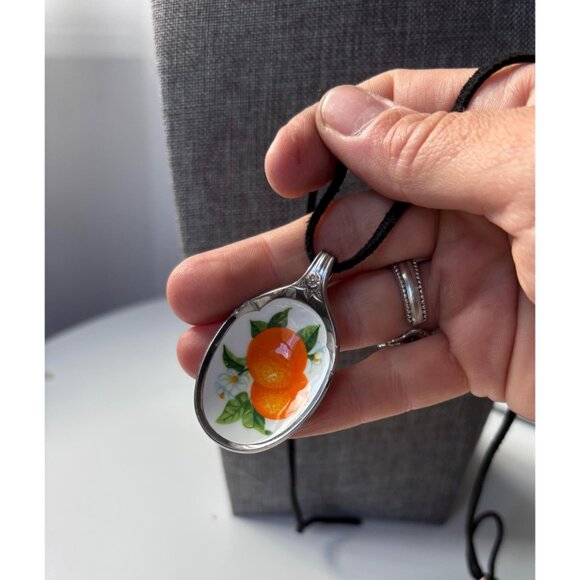 Vintage Avon Jelly Fruit Pendant Necklace: oranges silver souvenir spoon - Picture 5 of 7